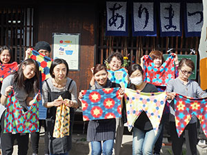 A：MADO Cafe & カラフル絞り体験（ゲストハウスMADO）